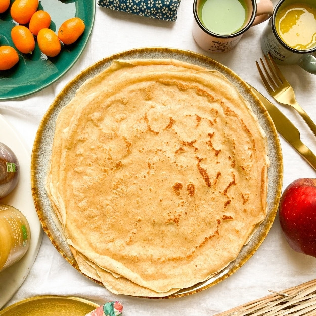 Une superbe recette de crêpes bio, alliant la légèreté de la farine d’épeautre à la douceur du miel (sans sucre ajouté)